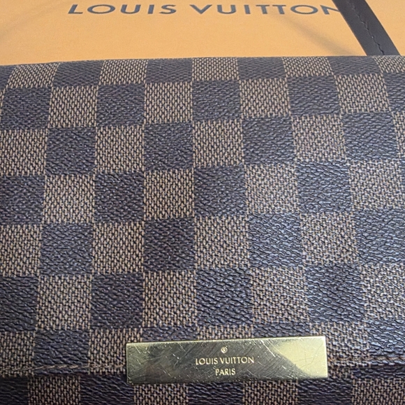 Louis Vuitton Favorite MM bag in Damier Ebene canvas.  - Picture 3 of 5